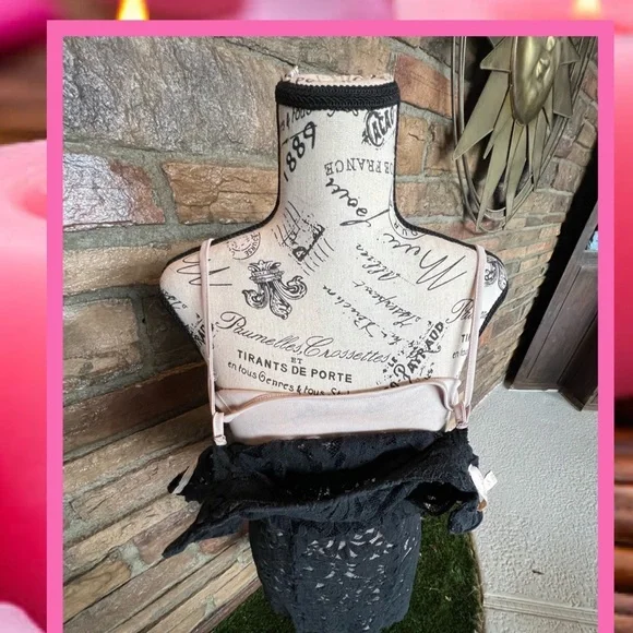 Monteau Lace style Dress with Lining - Picture 10 of 16